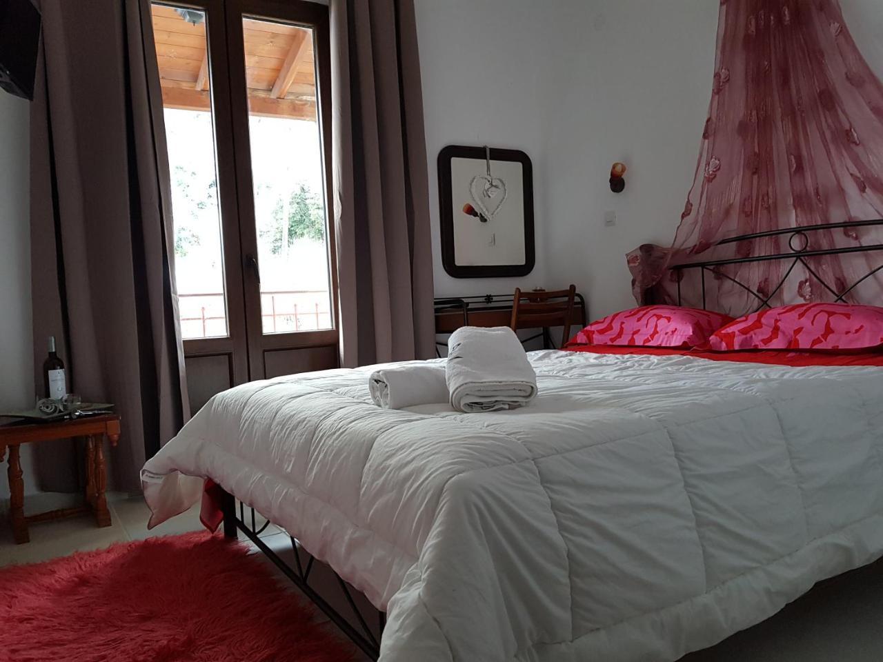 Petra & Elato Art Hotel Валтесинико Екстериор снимка