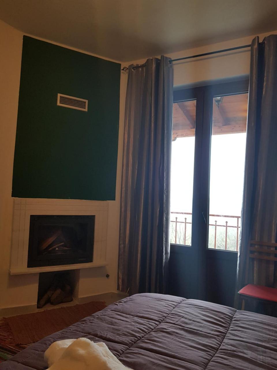 Petra & Elato Art Hotel Валтесинико Екстериор снимка