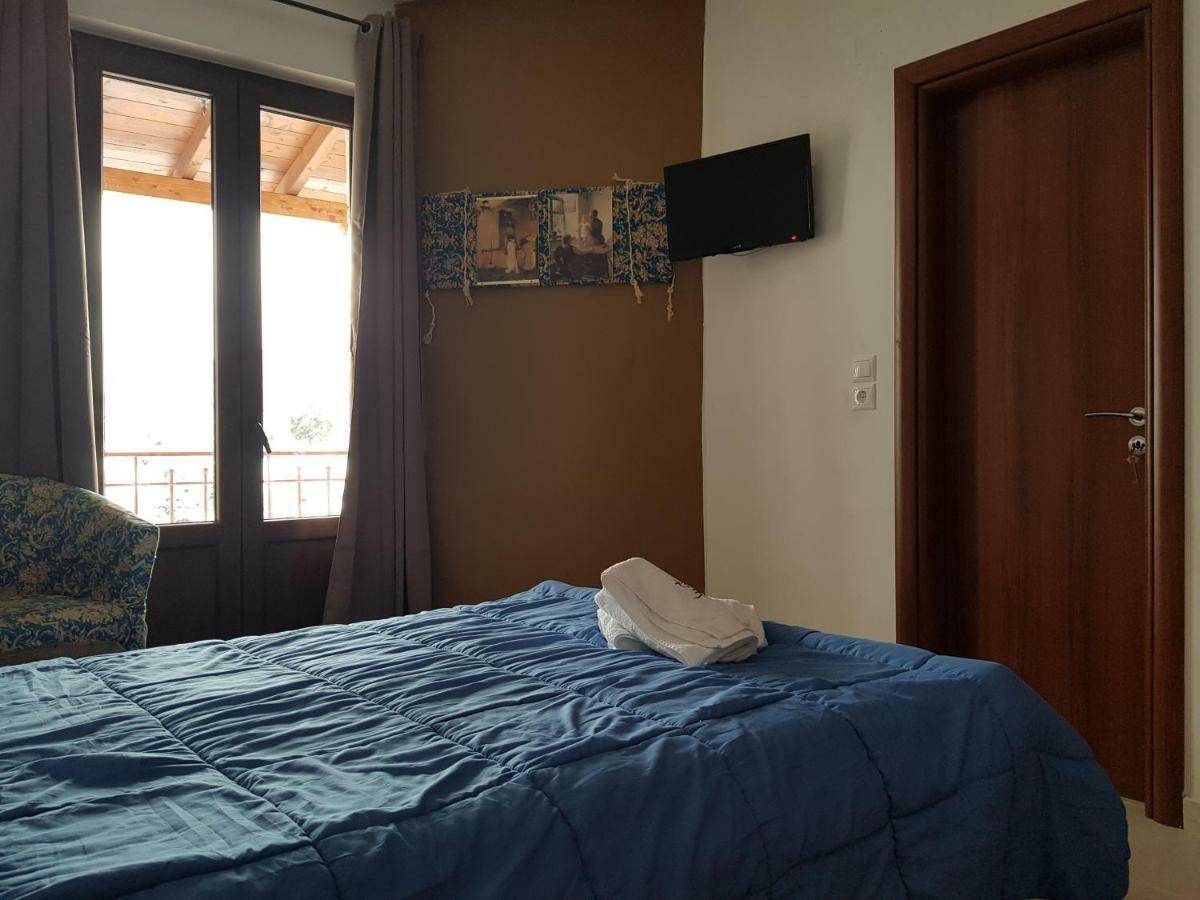Petra & Elato Art Hotel Валтесинико Екстериор снимка